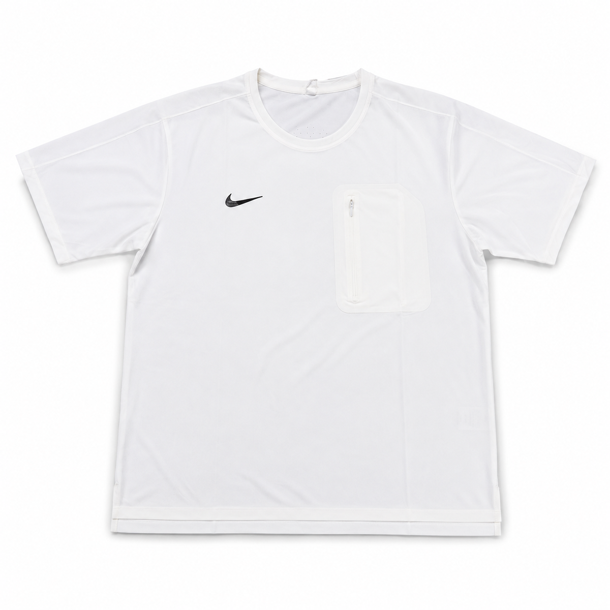 Nike Front Zip Pocket T-Shirt – Sporty Casual Wear