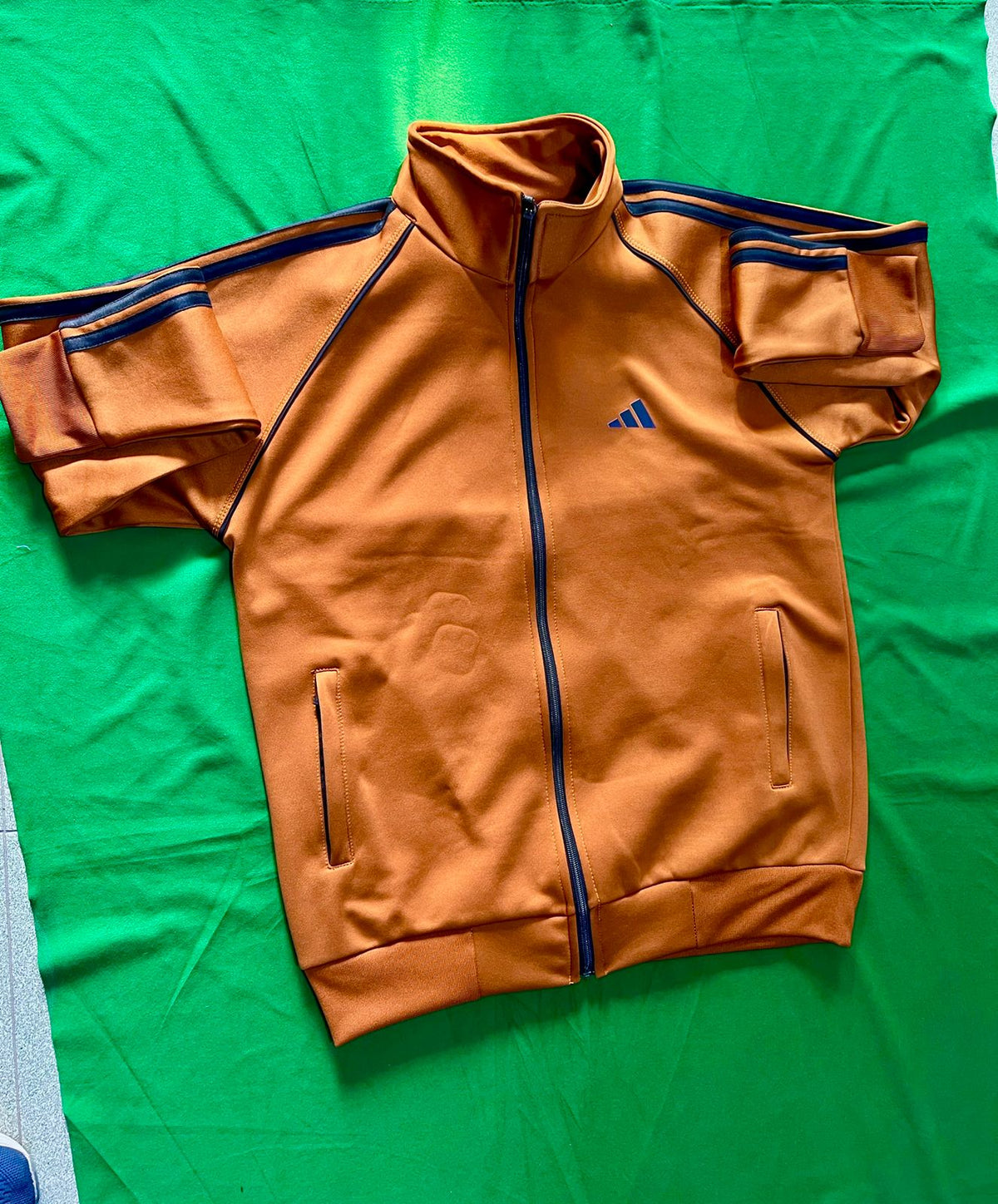 Adidas 3 Stripe Fleece Upper – Warm & Comfortable Sportswear